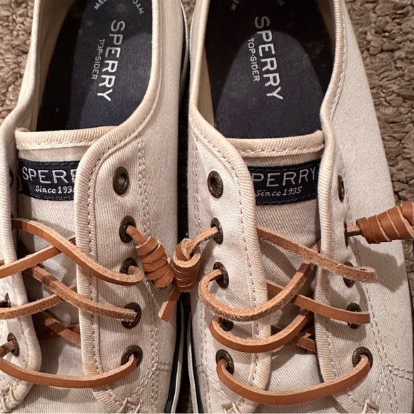Off White Sperry 7.5 Slip On Shoes - Picture 3 of 4